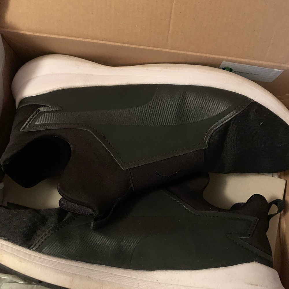 Puma tennis shoes used
